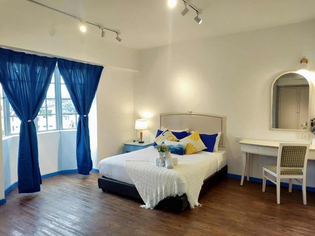 Star Regency By Plush